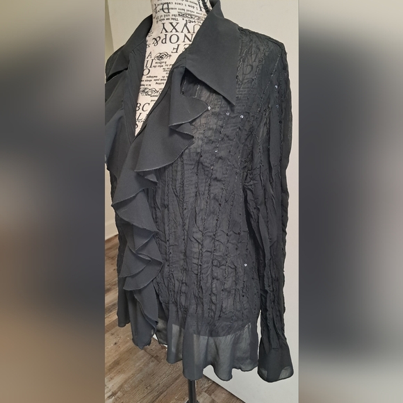 Notations black, ruffled top with sequins. - Picture 2 of 10